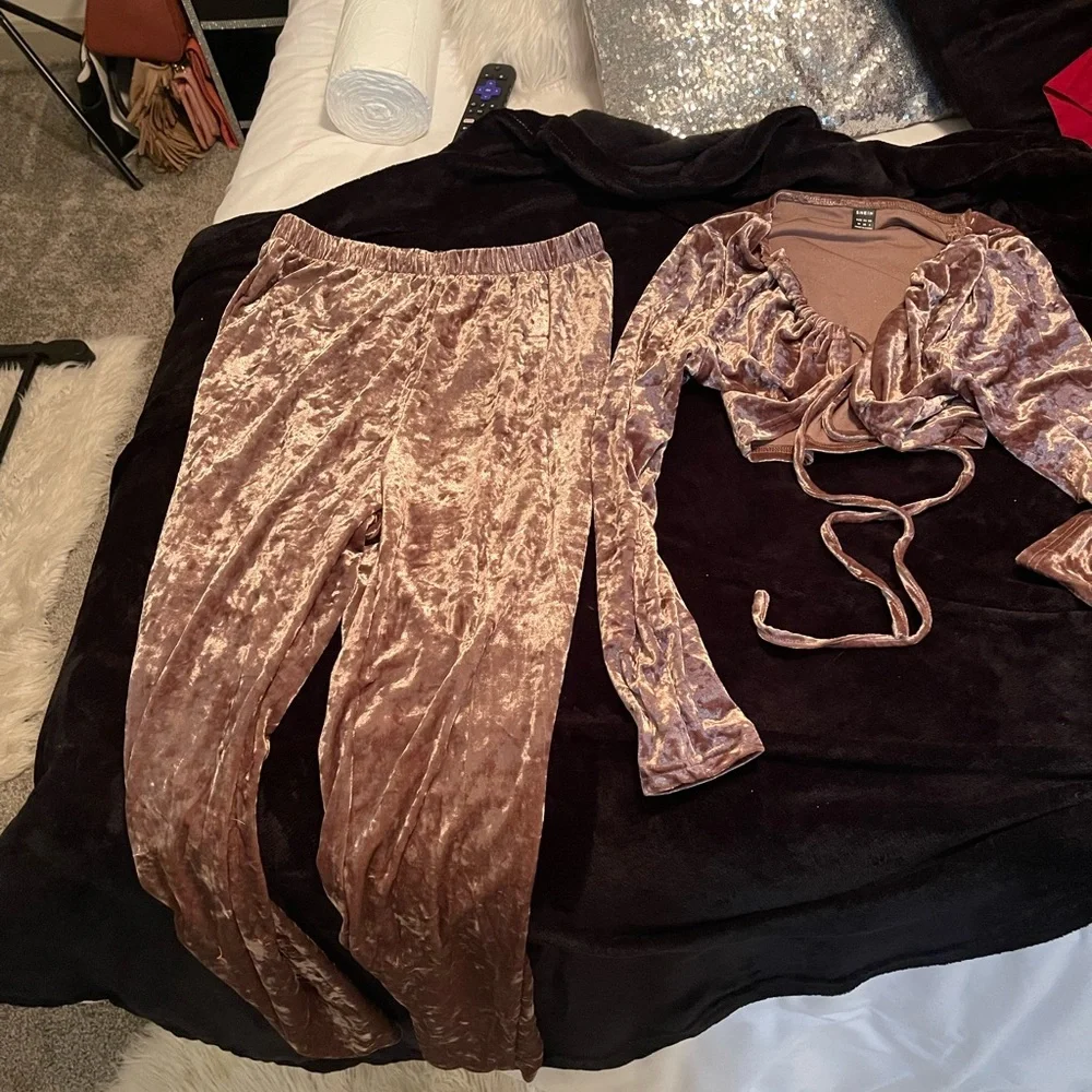 Velvet 2 Piece - Picture 6 of 6